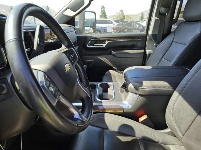 Used 2024 Summit White Chevrolet LT DRW image 7