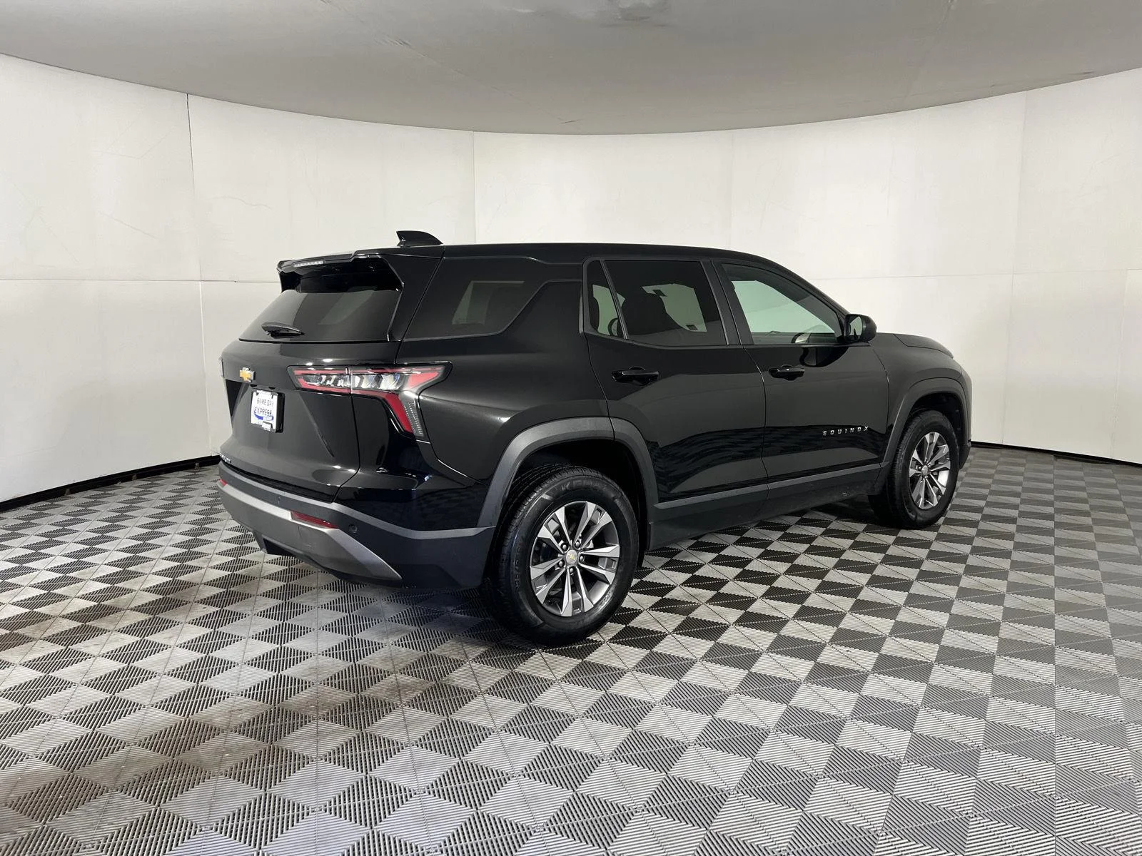 Used 2025 Mosaic Black Metallic Chevrolet LT image 34