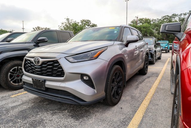 2023 Toyota Highlander LE
