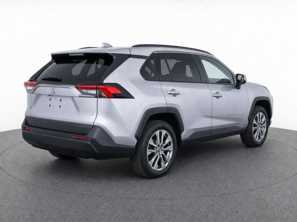 Used 2025 Silver Toyota XLE Premium image 6