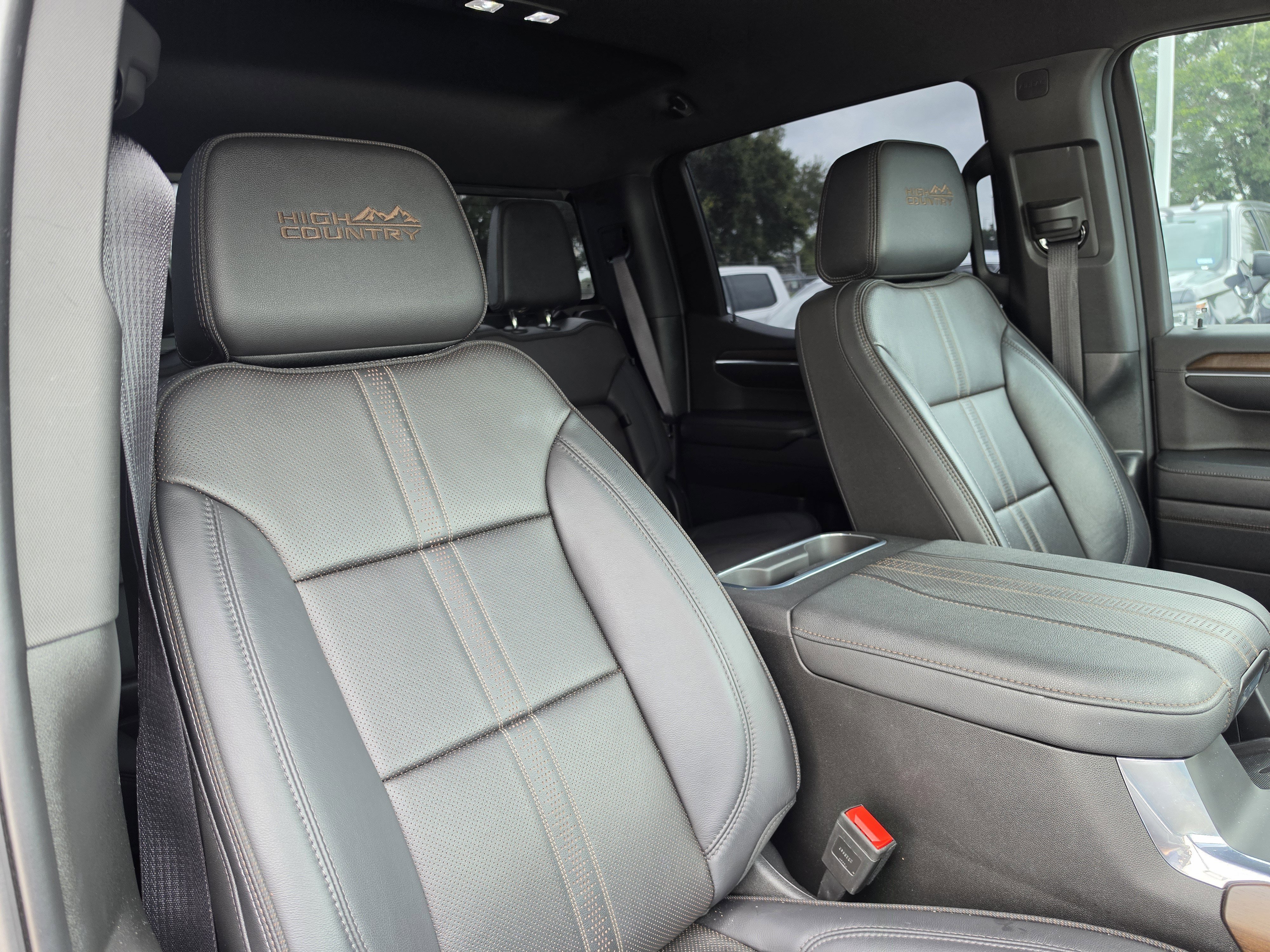 Used 2024 Black Chevrolet High Country image 13