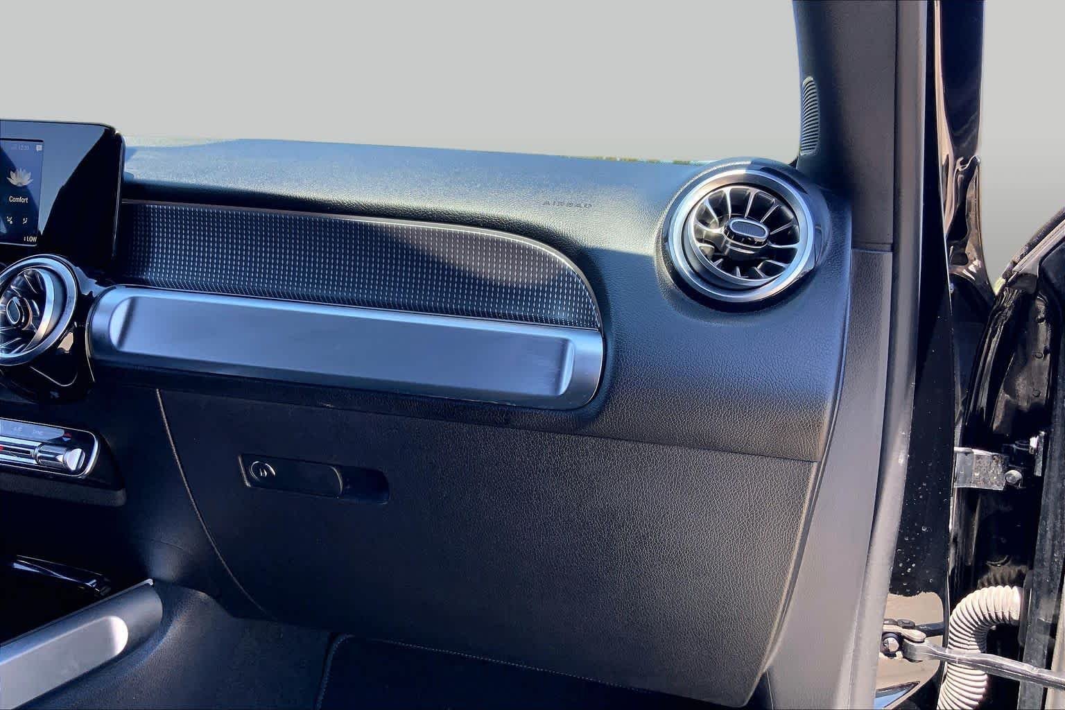 Used 2023 Night Black Mercedes-Benz GLB 250 image 18