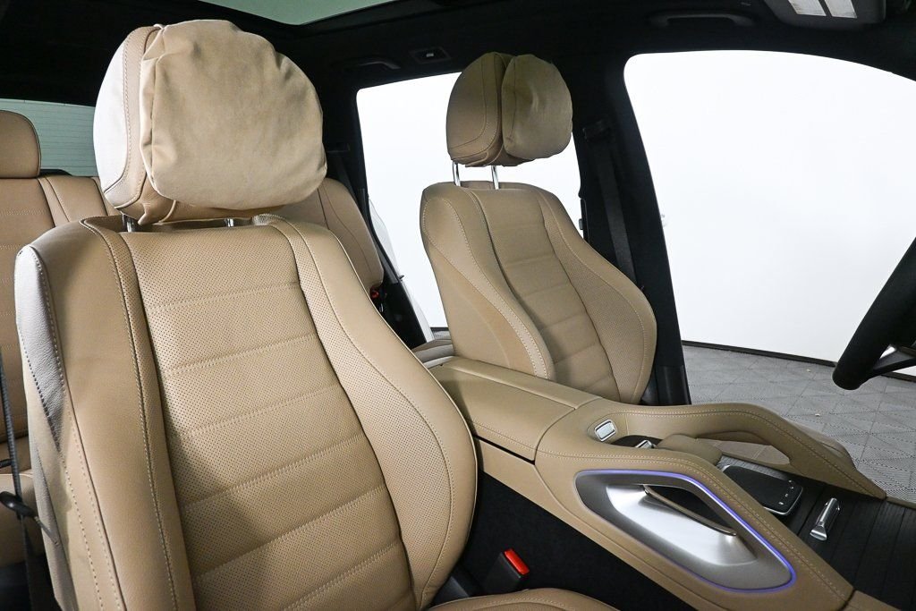 New 2026 Polar White Mercedes-Benz GLS 580 image 22