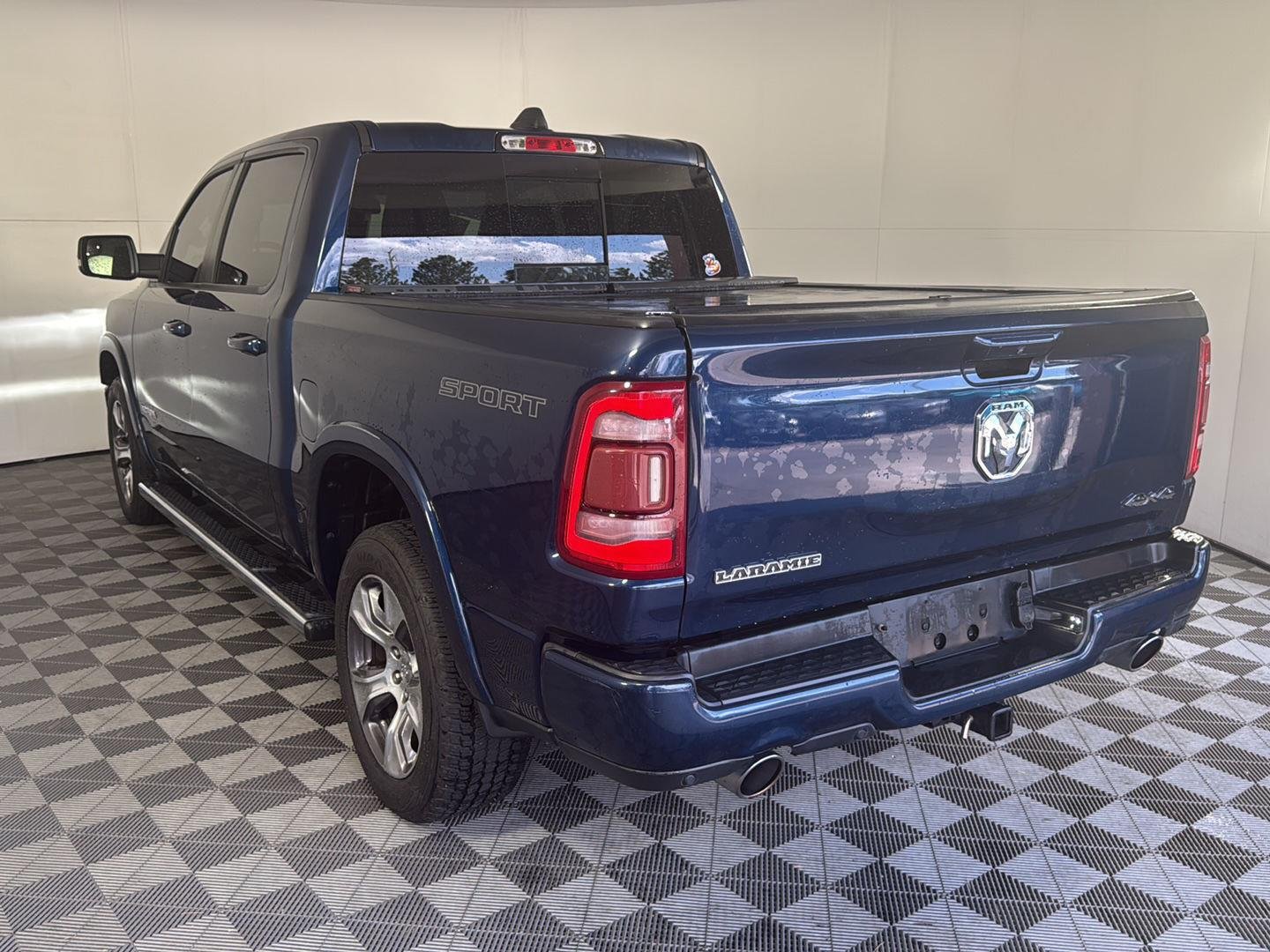 Used 2020 Patriot Blue Pearlcoat Ram Laramie image 9