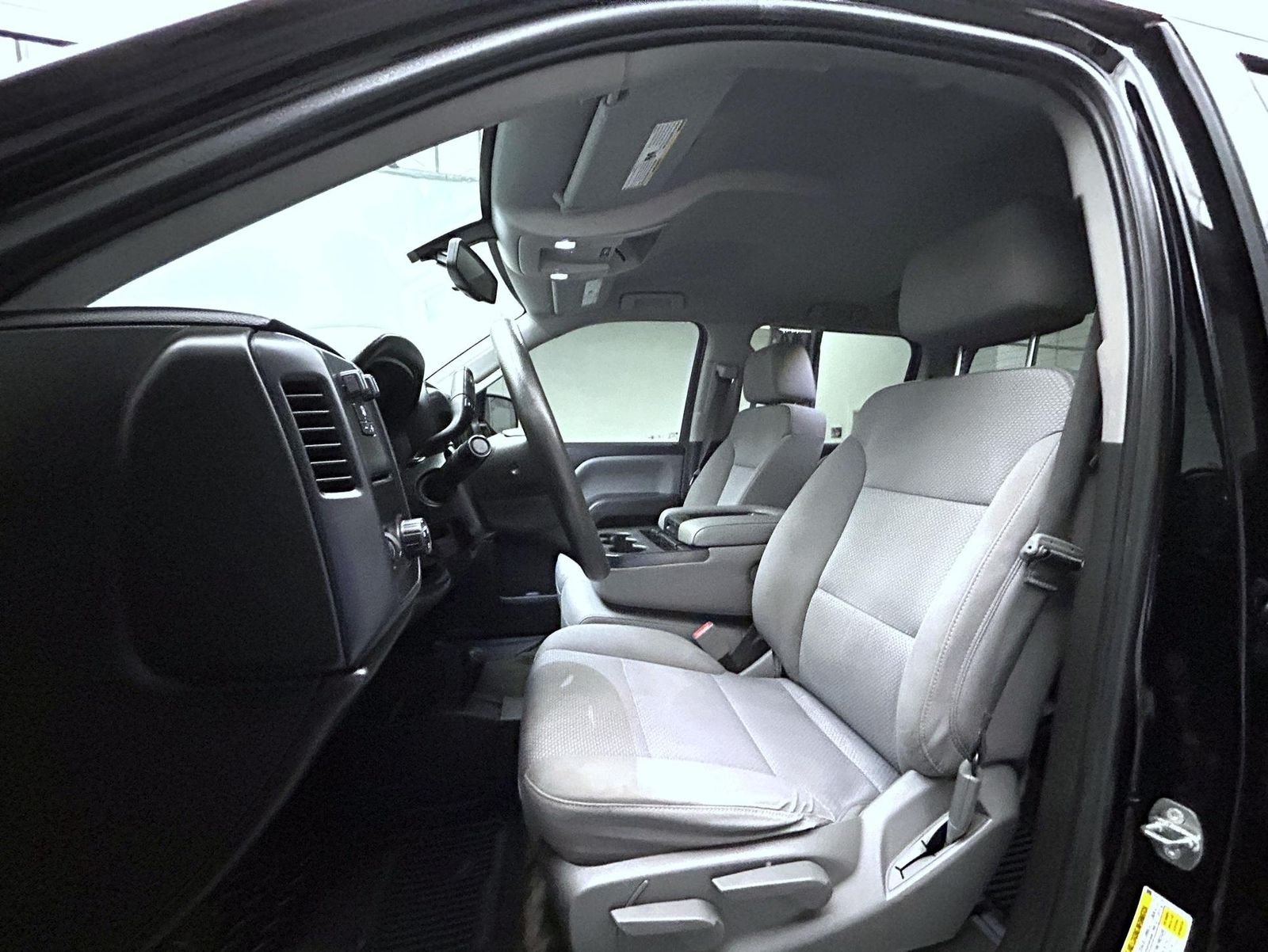 Used 2018 Black Chevrolet Custom image 10