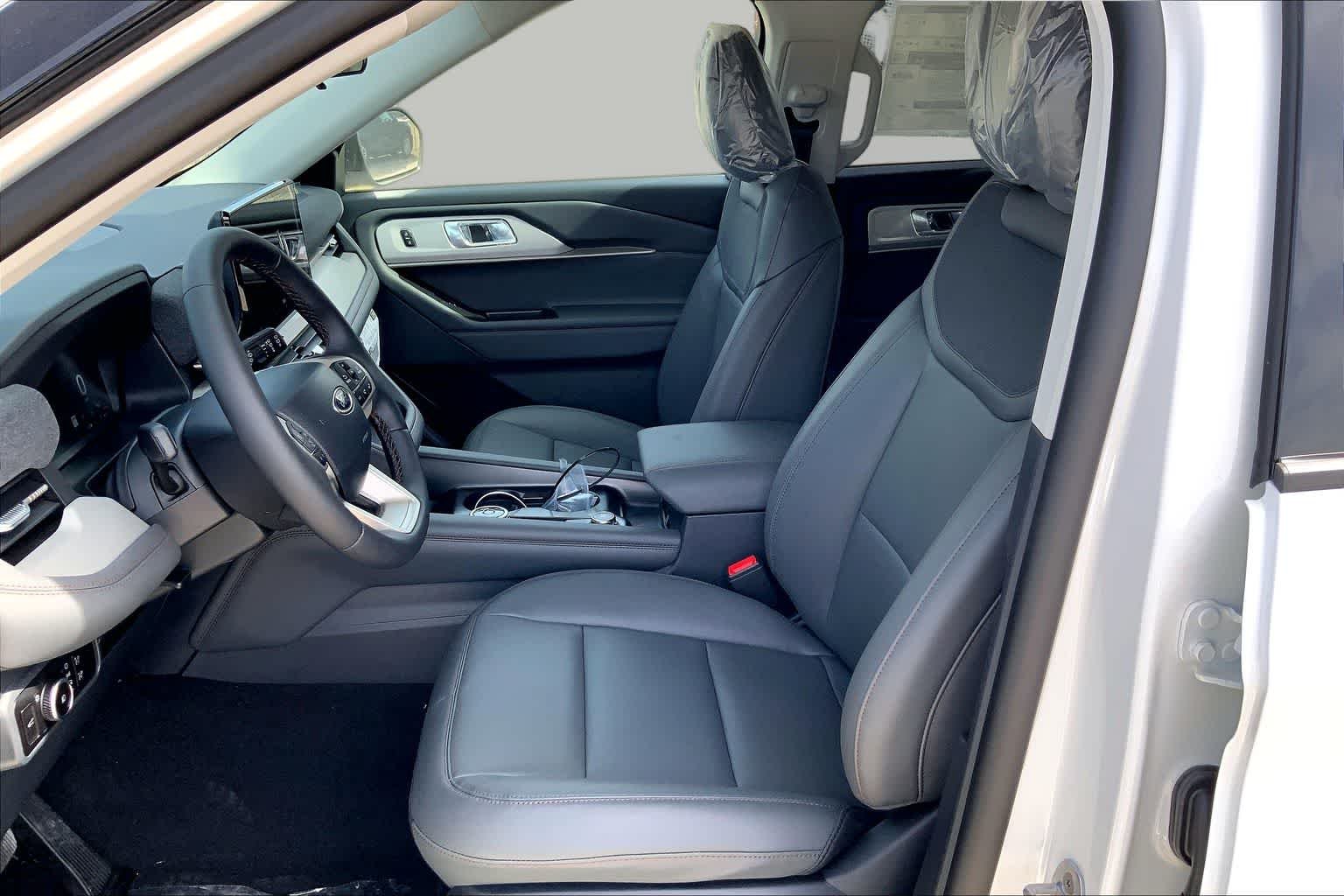 New 2026 Star White Metallic Tri-Coat Ford Active image 7
