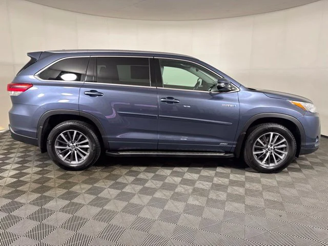 Certified Used 2018 Shoreline Mist Toyota XLE image 2