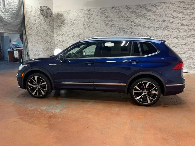 Used 2022 Blue Volkswagen 2.0T SEL R-Line image 3