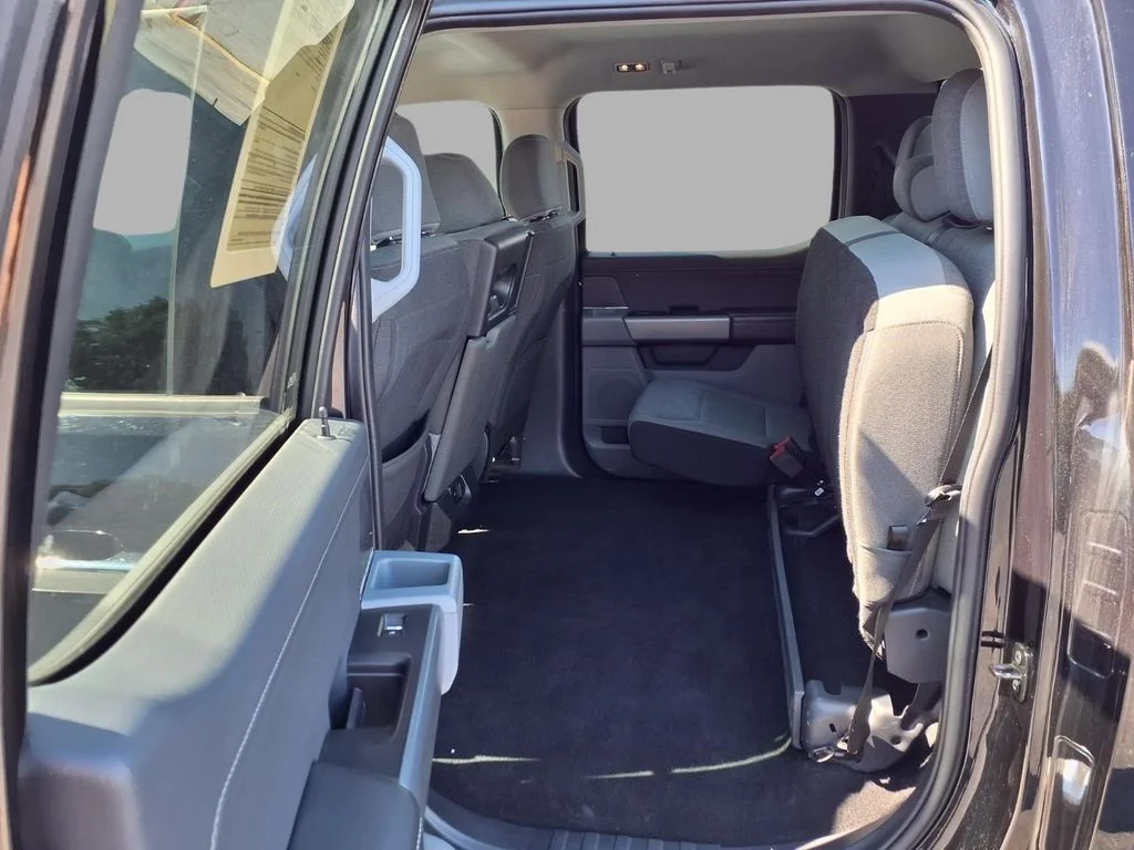 Used 2025 Black Ford XLT image 26