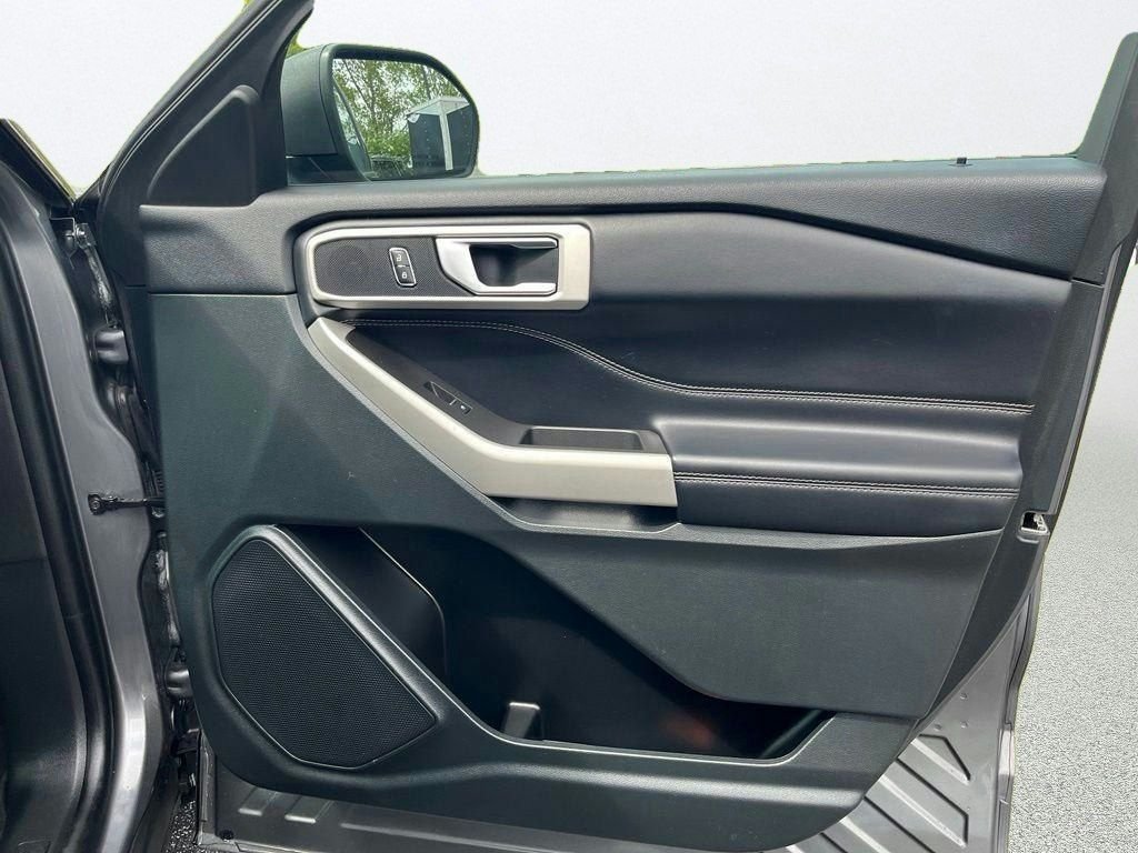 Used 2023 Gray Ford XLT image 11