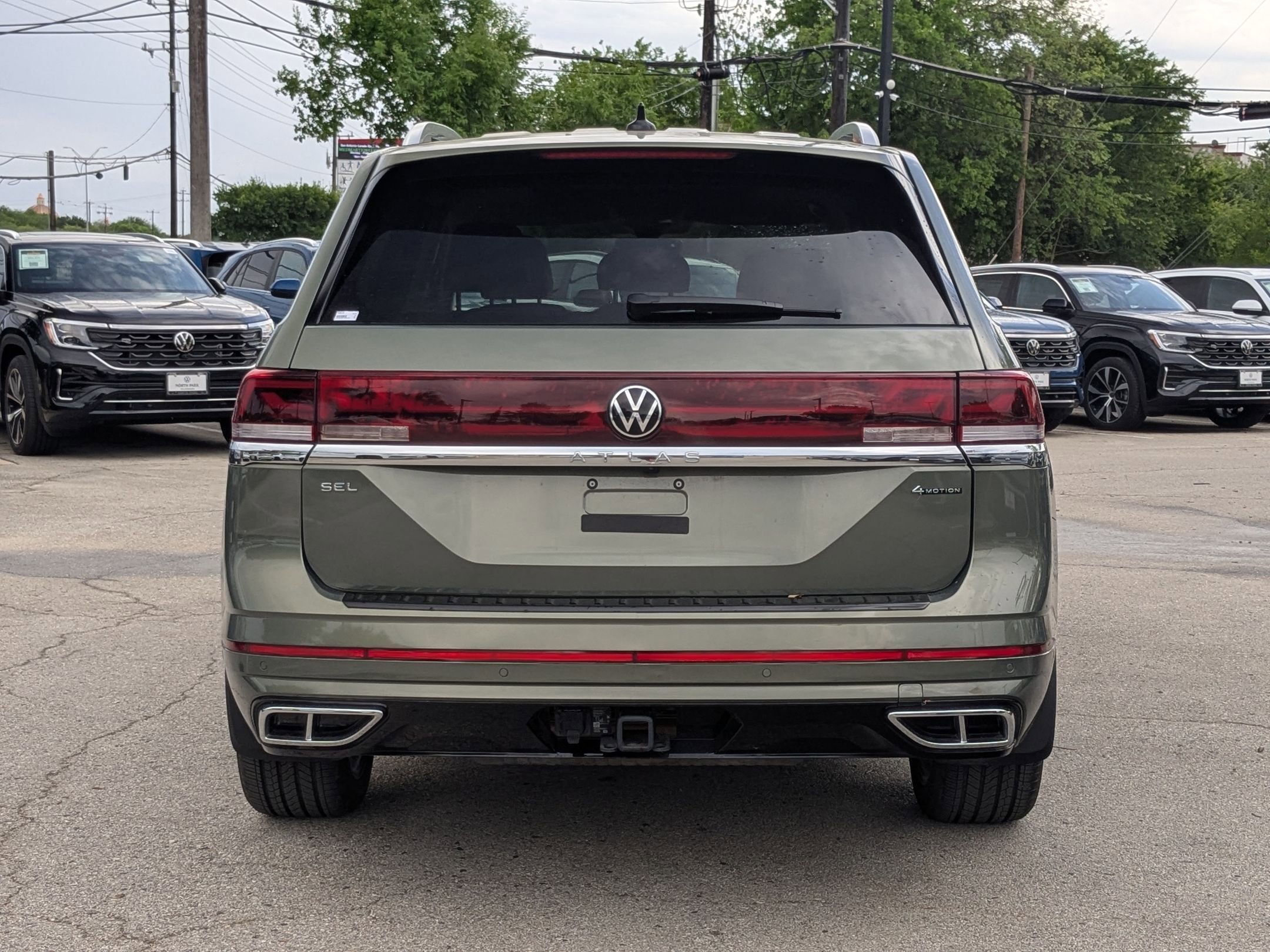 Used 2026 Green Pearl Volkswagen 2.0T SEL Premium R-Line image 4