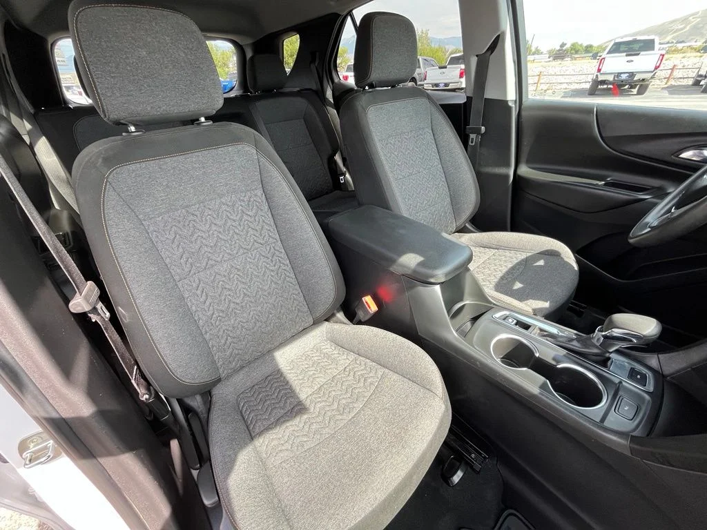 Used 2022 White Chevrolet LT image 20