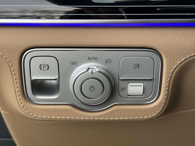 New 2026 MANUFAKTUR Ireland Mid Green Metallic Mercedes-Benz GLE 450 image 19