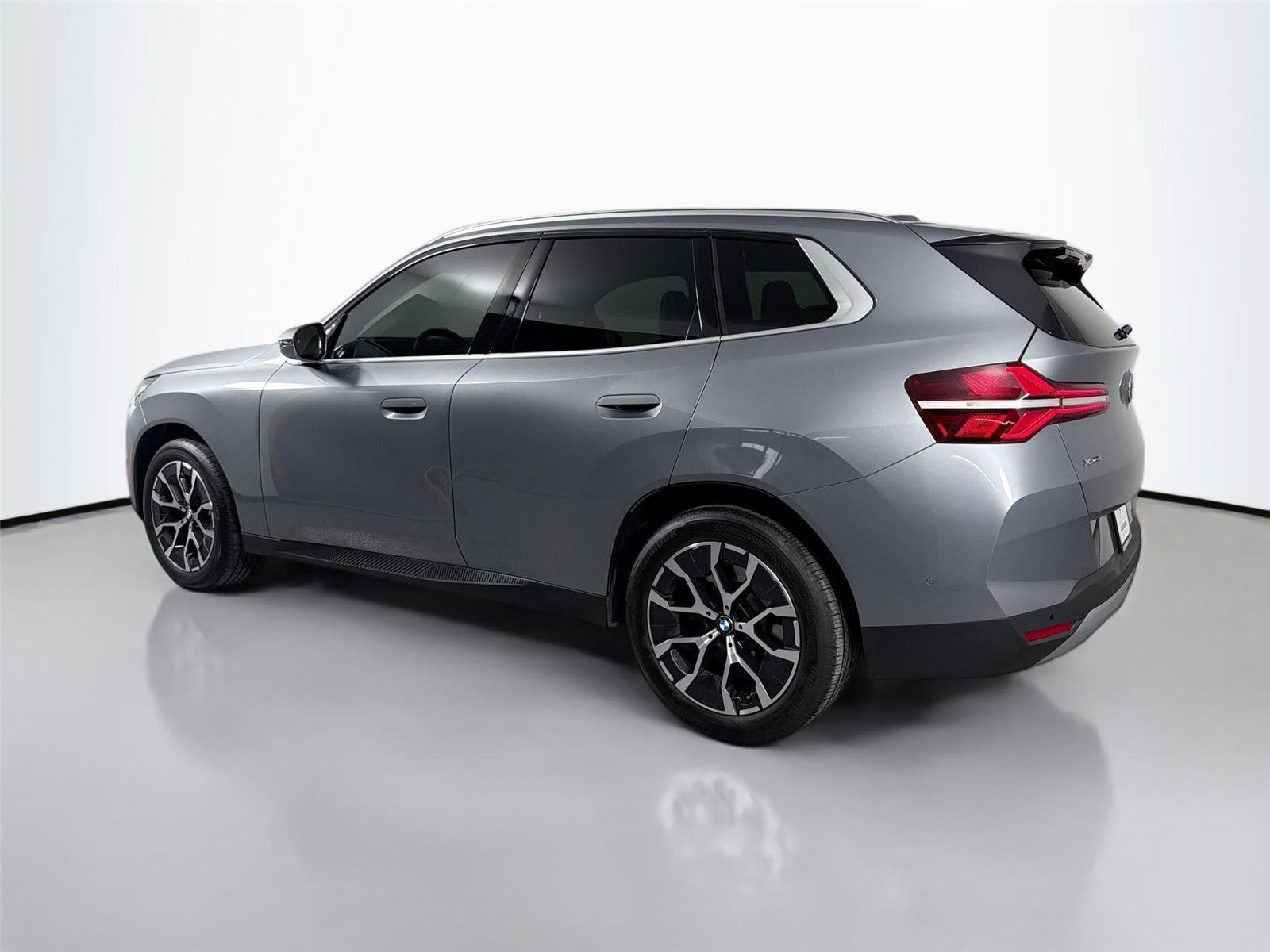 Used 2026 Skyscraper Grey Metallic BMW 30 xDrive image 7