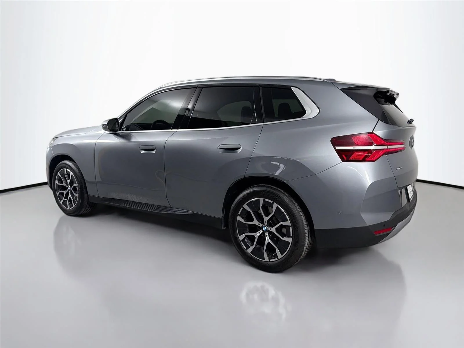 Used 2026 Skyscraper Grey Metallic BMW 30 xDrive image 7