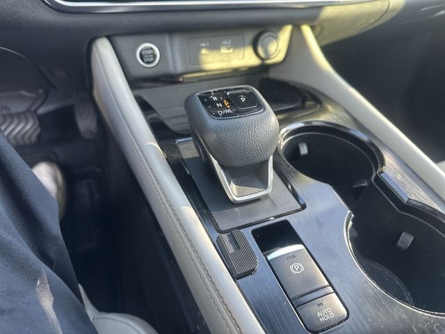 Used 2023 White Nissan SL image 25