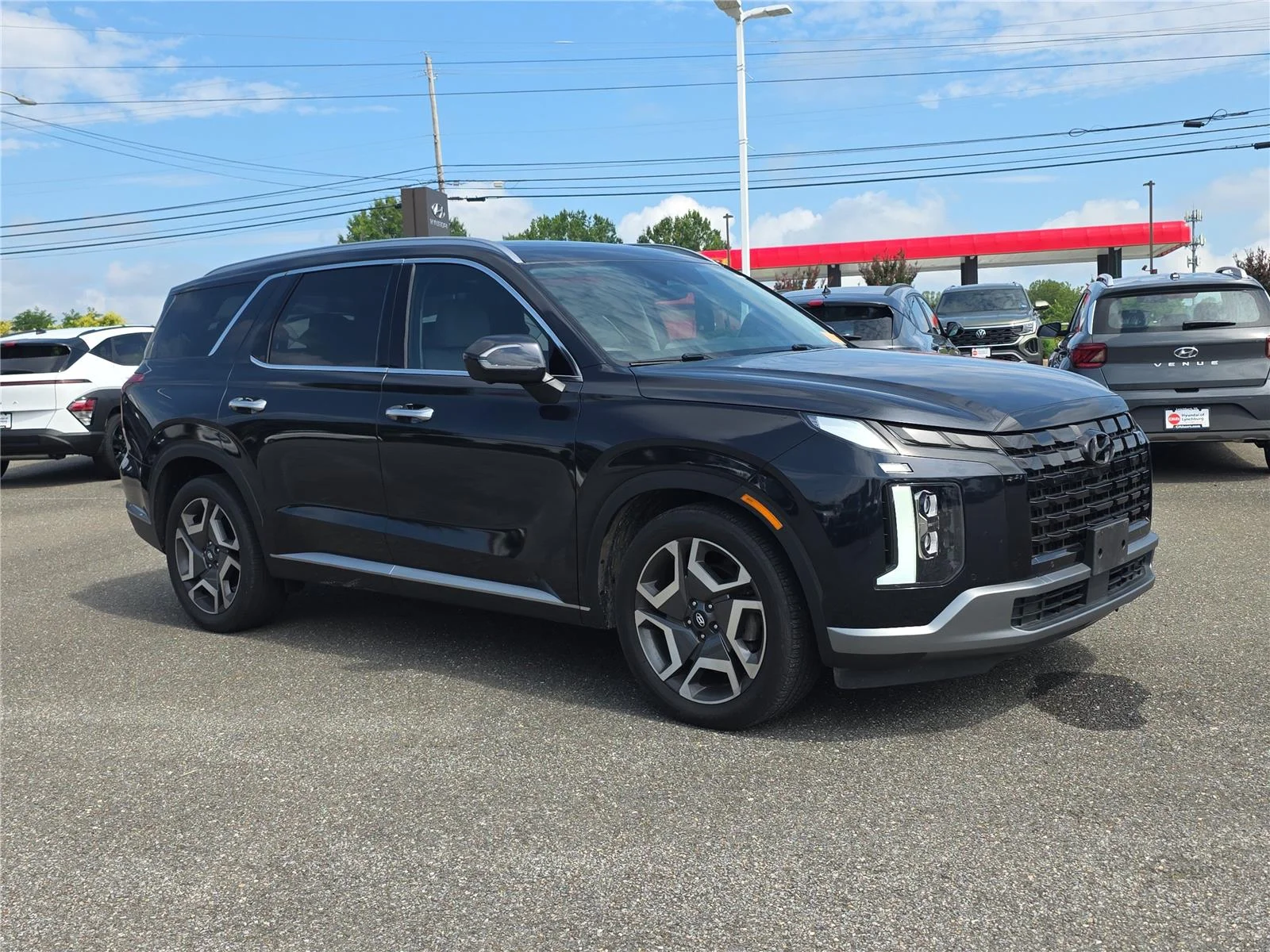 Used 2023 Moonlight Cloud Hyundai SEL image 4