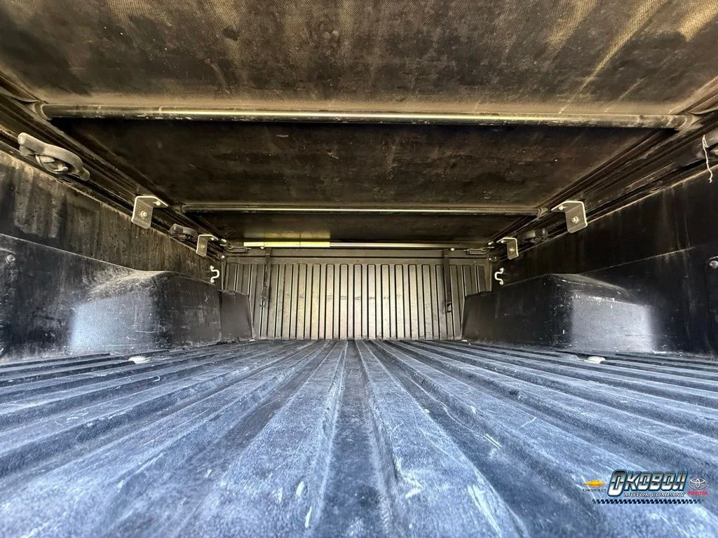 Used 2018 Silver Toyota SR5 image 16