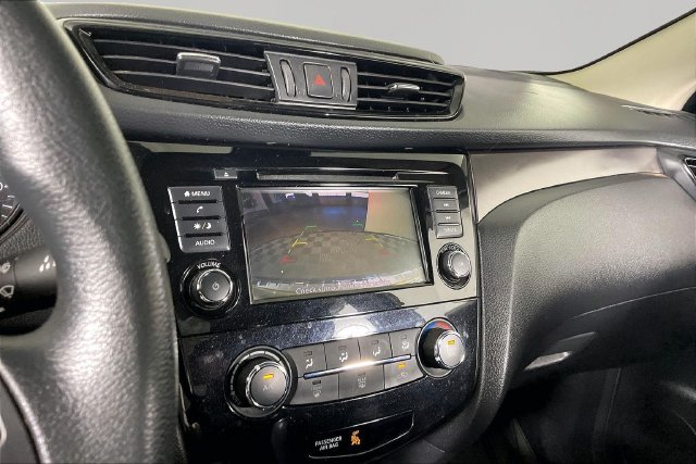 Used 2020 Green Nissan S image 6