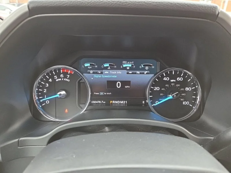 Used 2017  Ford Lariat image 12