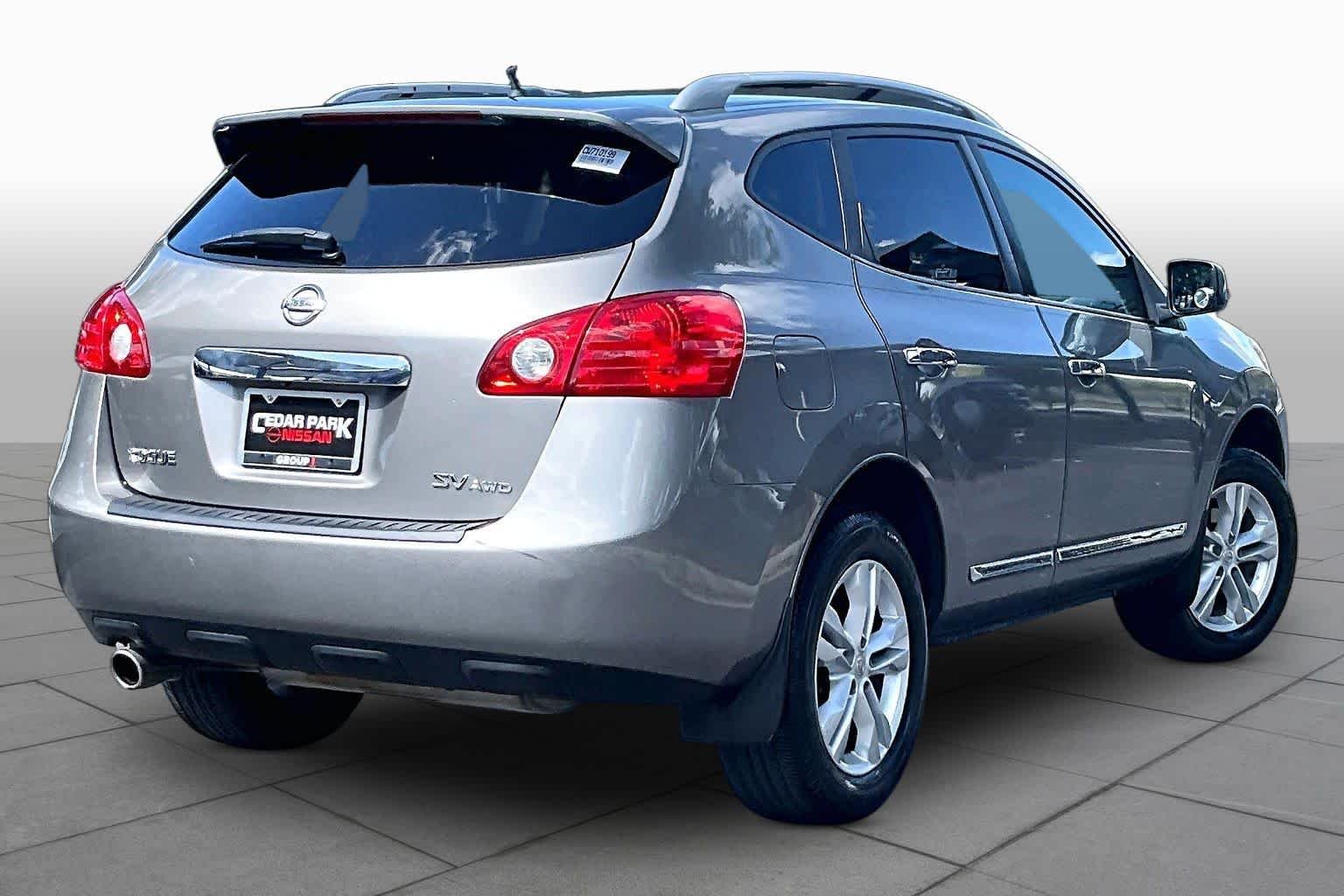 Used 2012 Platinum Graphite Nissan SV image 12
