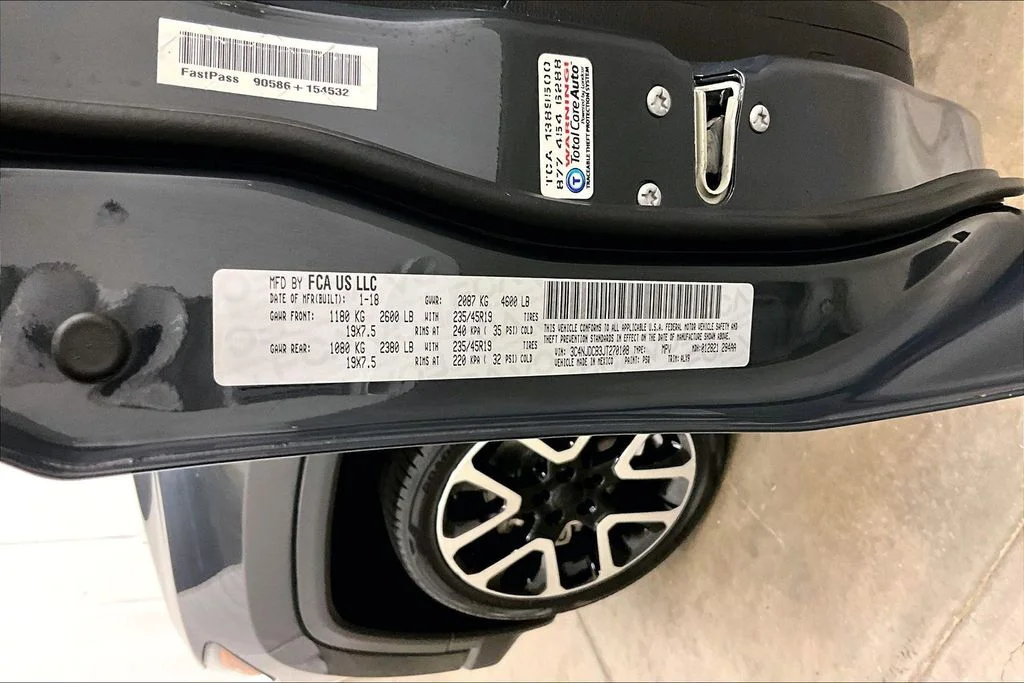 Used 2018 Black Jeep Limited image 19