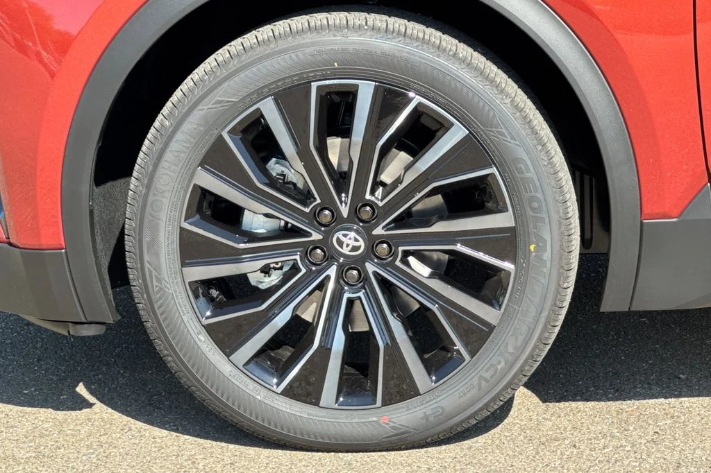 New 2026 Tandoori with Midnight Black Metallic roof <sup>1</sup> Toyota  XSE image 37