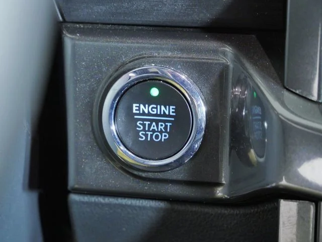 Certified Used 2023 Blue Ford XLT image 30
