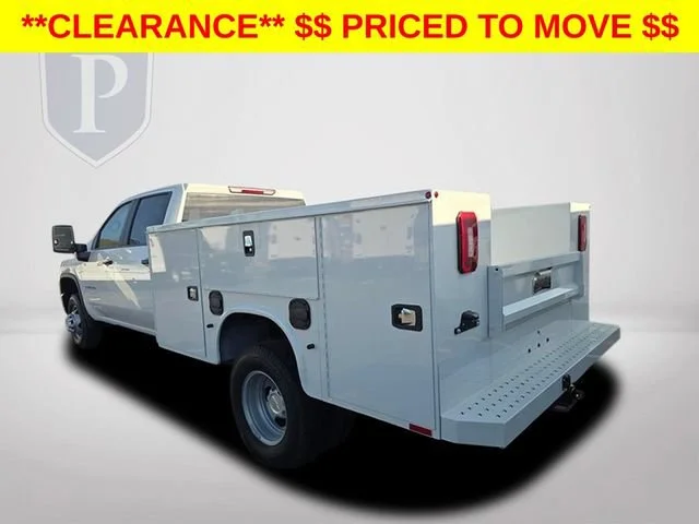 New 2026 Summit White Chevrolet Work Truck image 8