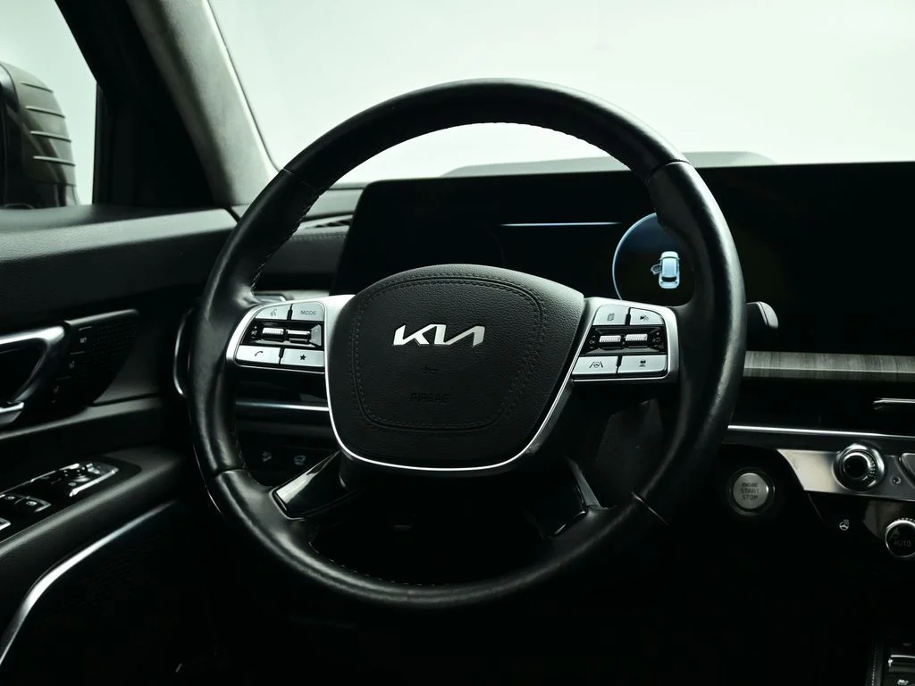 Used 2023 Green Kia SX-Prestige image 40
