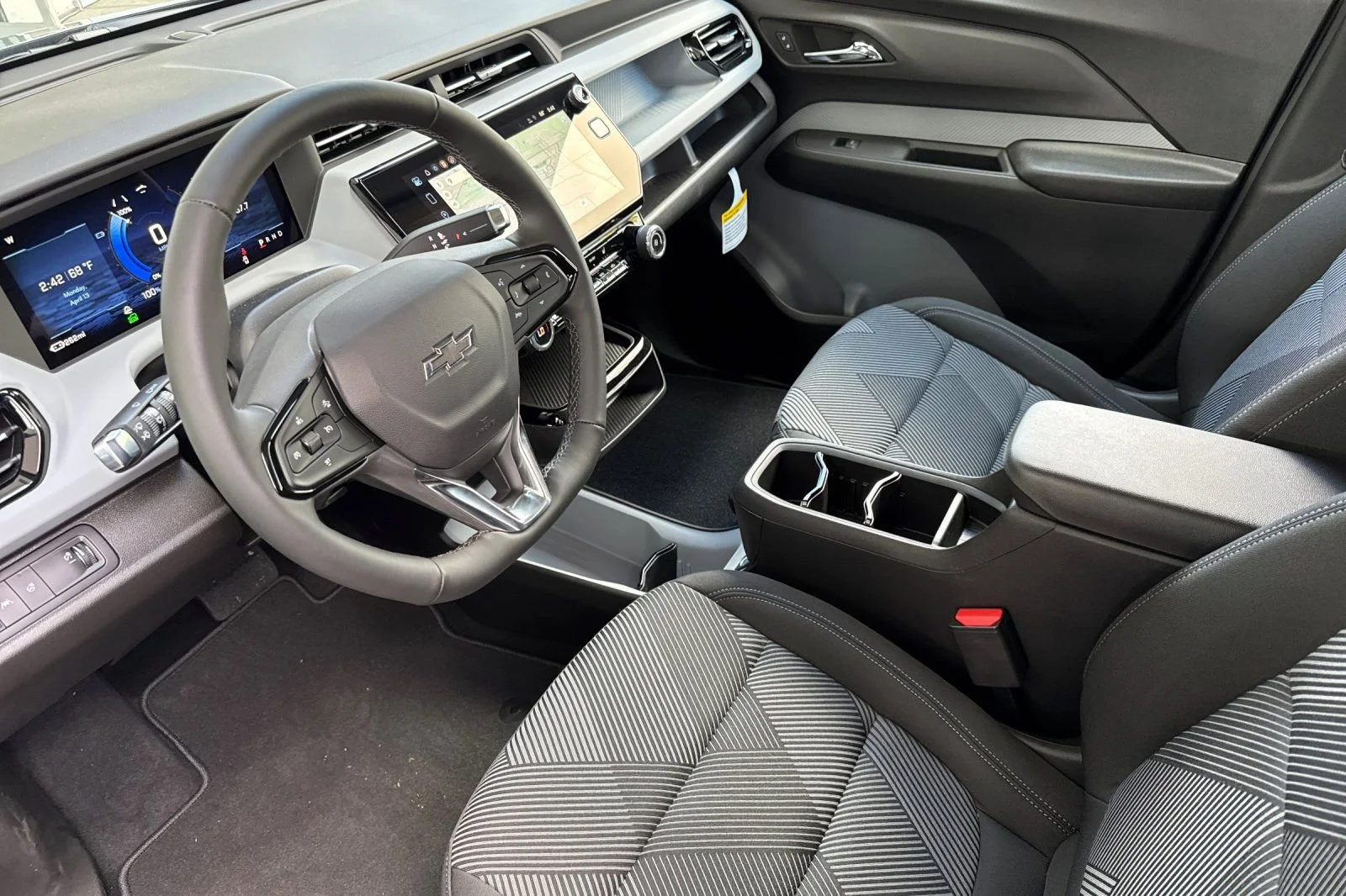 New 2027 Sterling Grey Metallic Chevrolet LT image 9