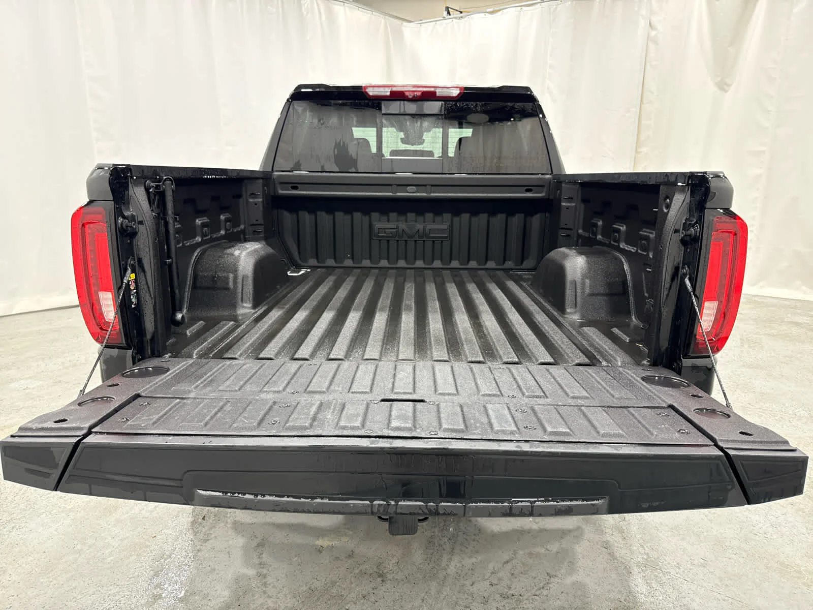 Used 2025 Onyx Black GMC Denali image 11