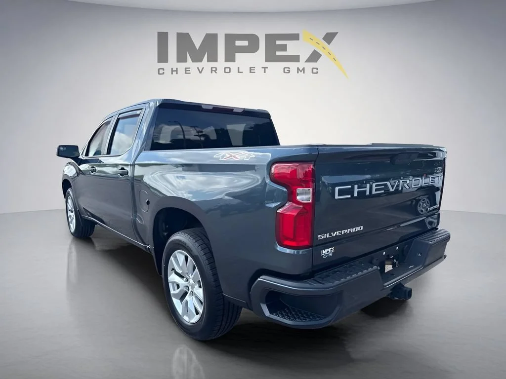 Used 2020 SHADOW GRAY METALLIC Chevrolet Custom image 3
