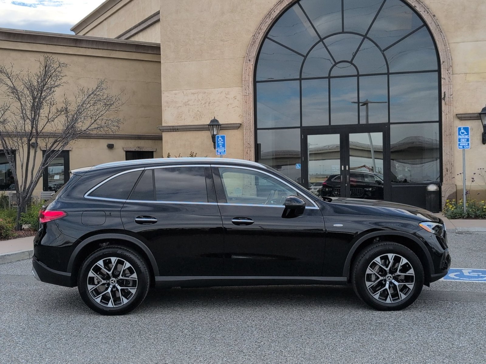Certified Used 2025 Black Mercedes-Benz GLC 350e image 4