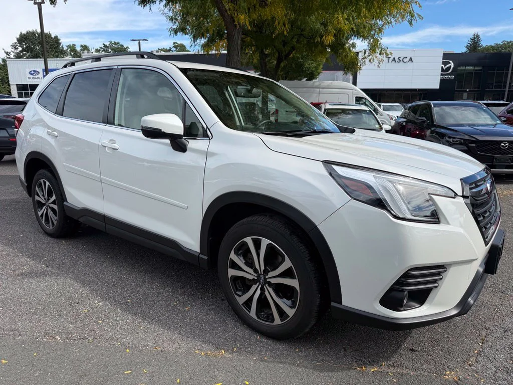 Used 2023 Crystal White Pearl Subaru Limited image 4