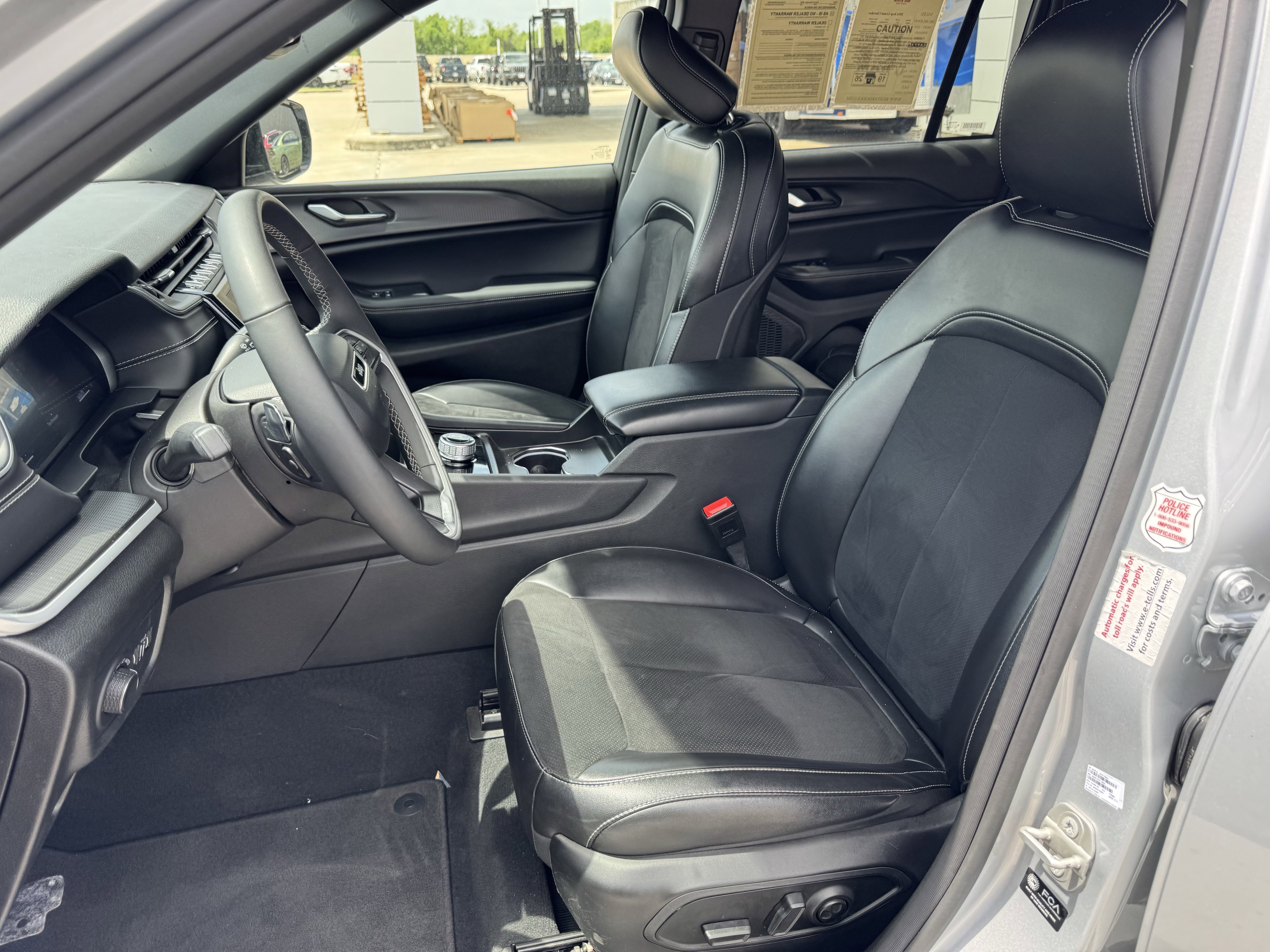 Certified Used 2024 Silver Zynith Jeep Altitude image 28