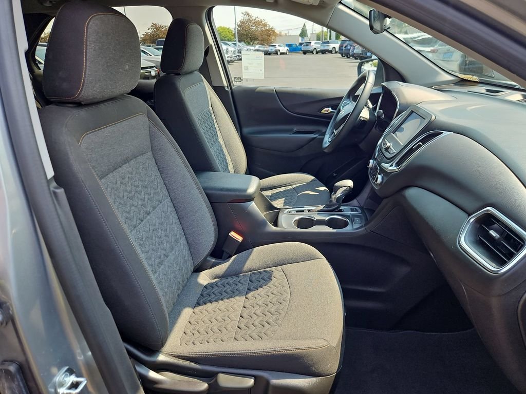 Used 2024 Sterling Gray Metallic Chevrolet LT image 27