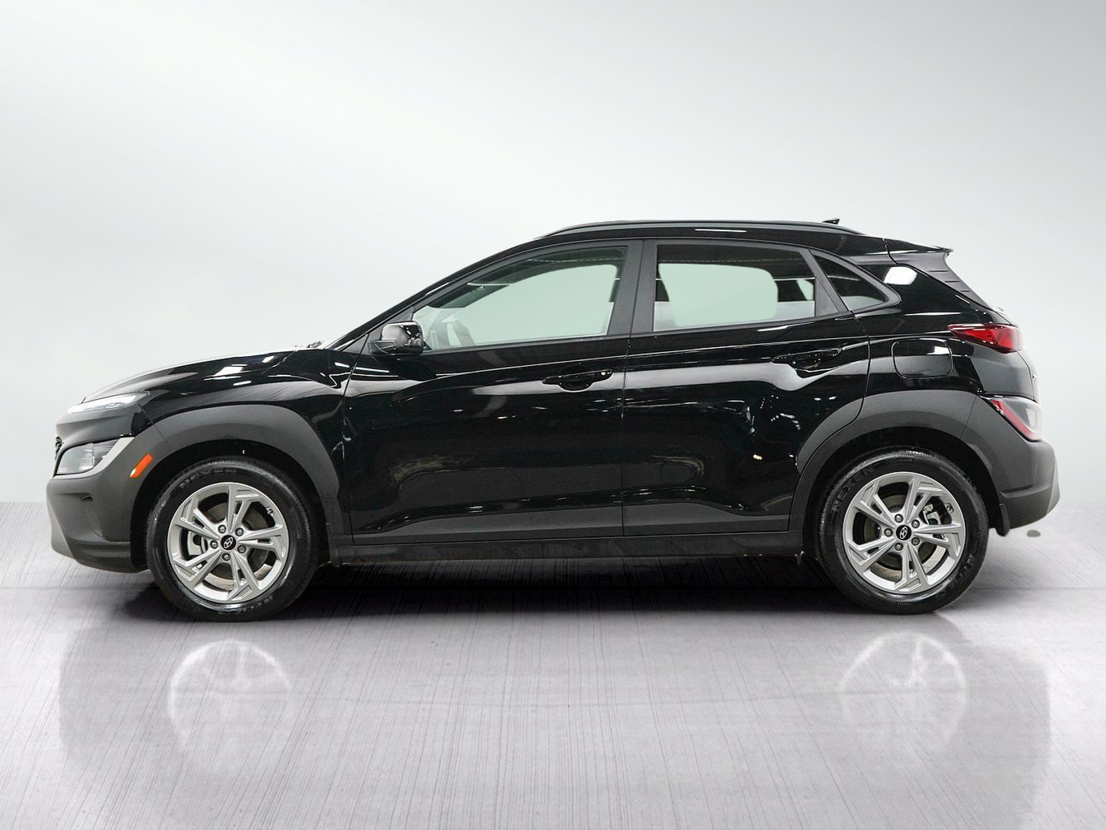 Used 2023 Hyundai Kona SEL with VIN KM8K6CAB3PU059373 for sale in Burnsville, Minnesota