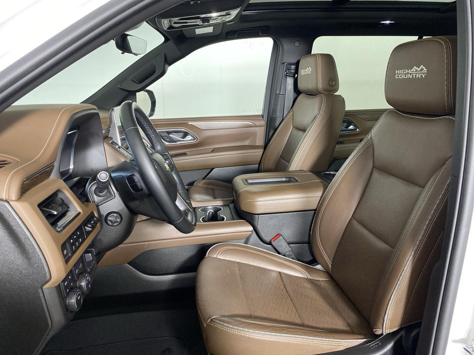 Used 2023 Iridescent Pearl Tricoat Chevrolet High Country image 10