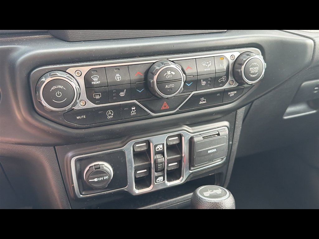 Used 2022  Jeep Unlimited Sport image 18