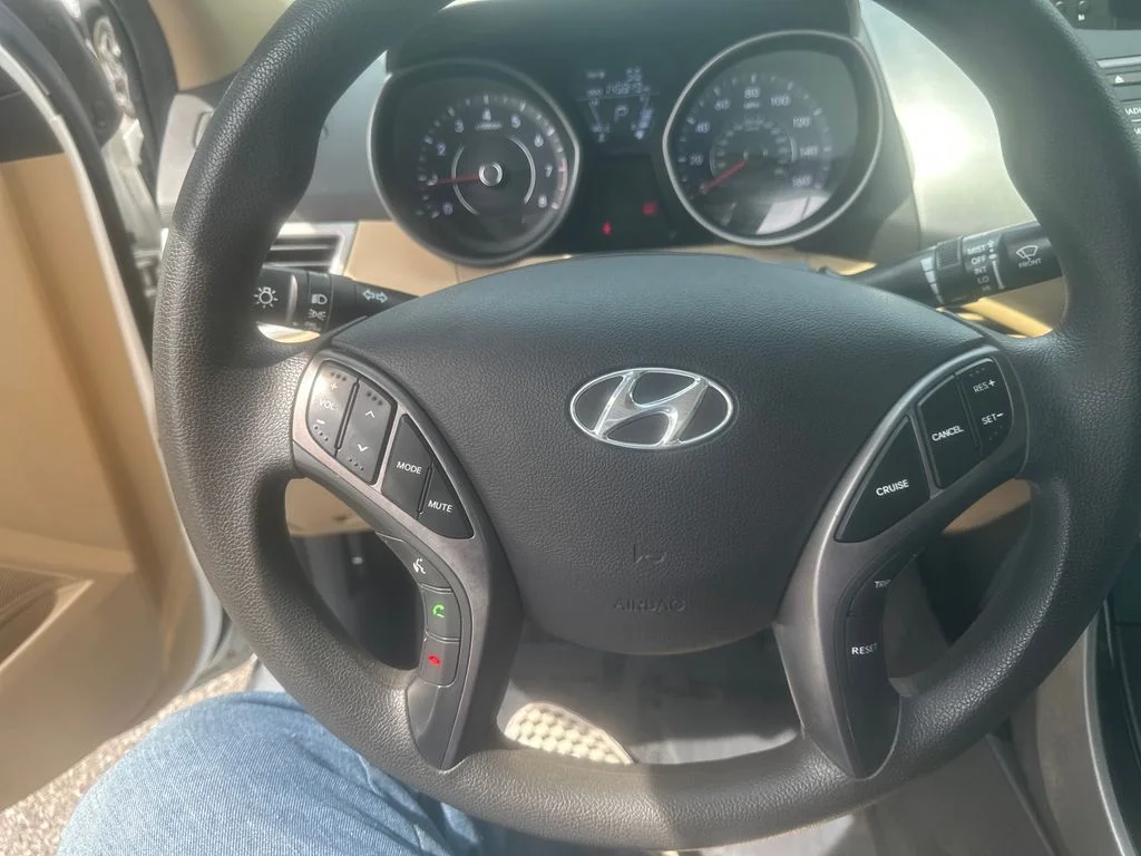 Used 2013 White Hyundai GLS image 15
