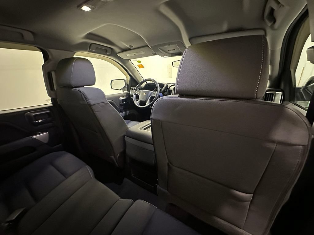 Used 2019 SILVER ICE METALLIC Chevrolet LT image 27