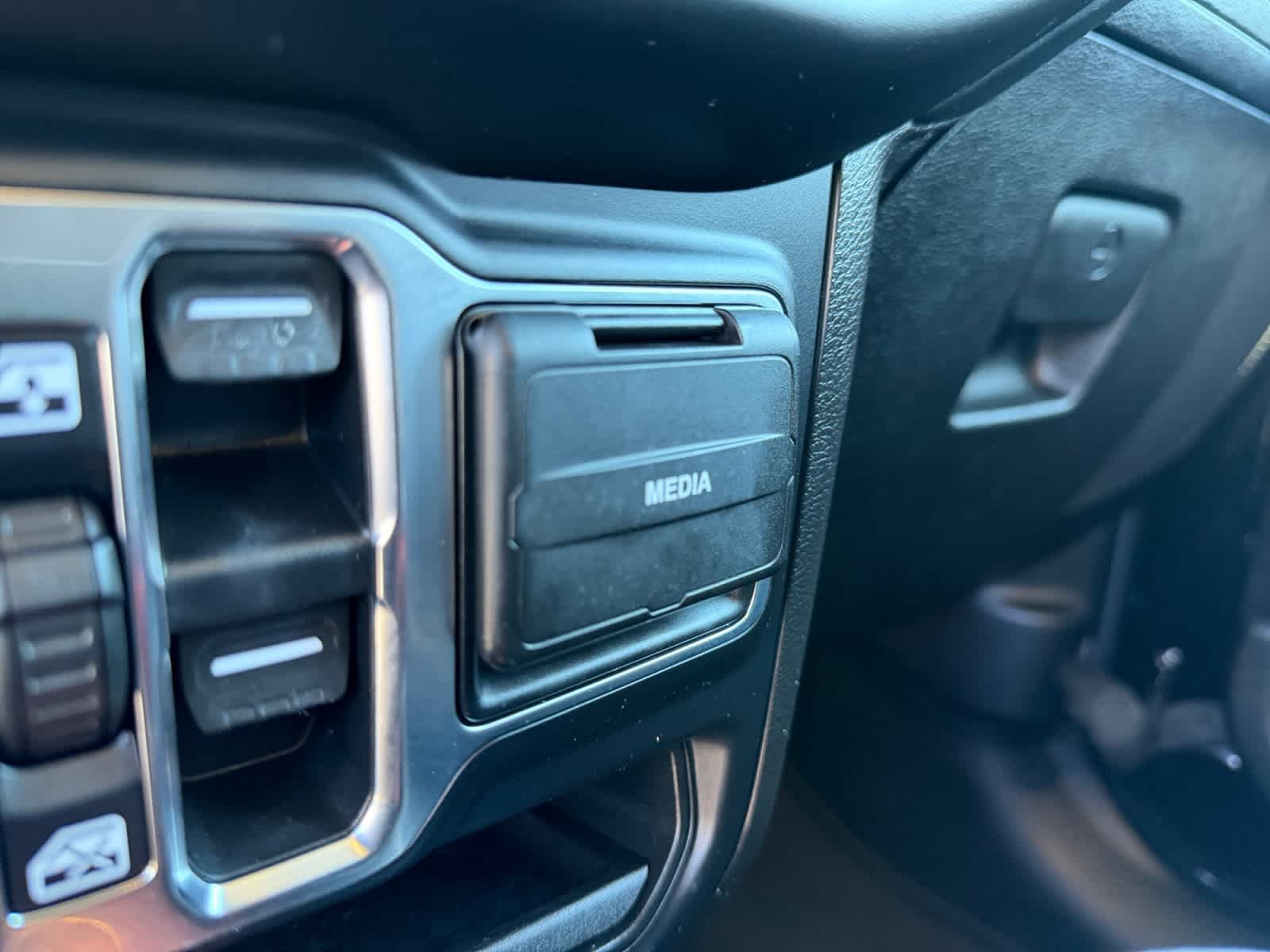 Used 2019 Black Jeep Sahara image 35