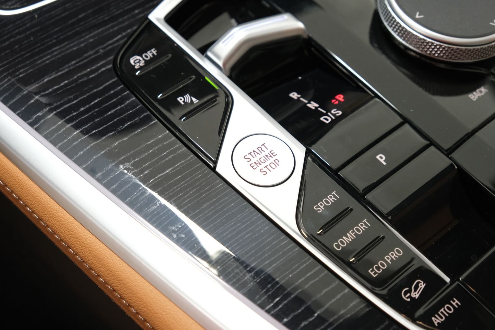 New 2026 Dravit Grey Metallic BMW xDrive40i image 35