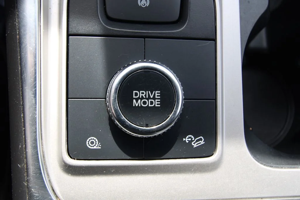 Used 2022 Gray Ford Limited image 39