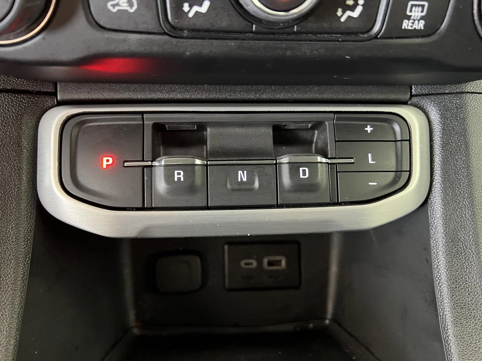 Used 2023 Ultra Blue Metallic GMC SLE image 17