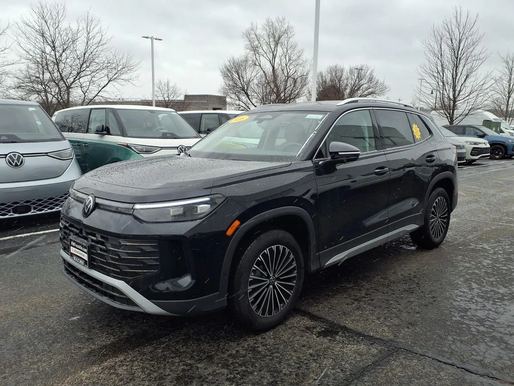 New 2026 Deep Black Pearl Volkswagen 2.0T S image 5