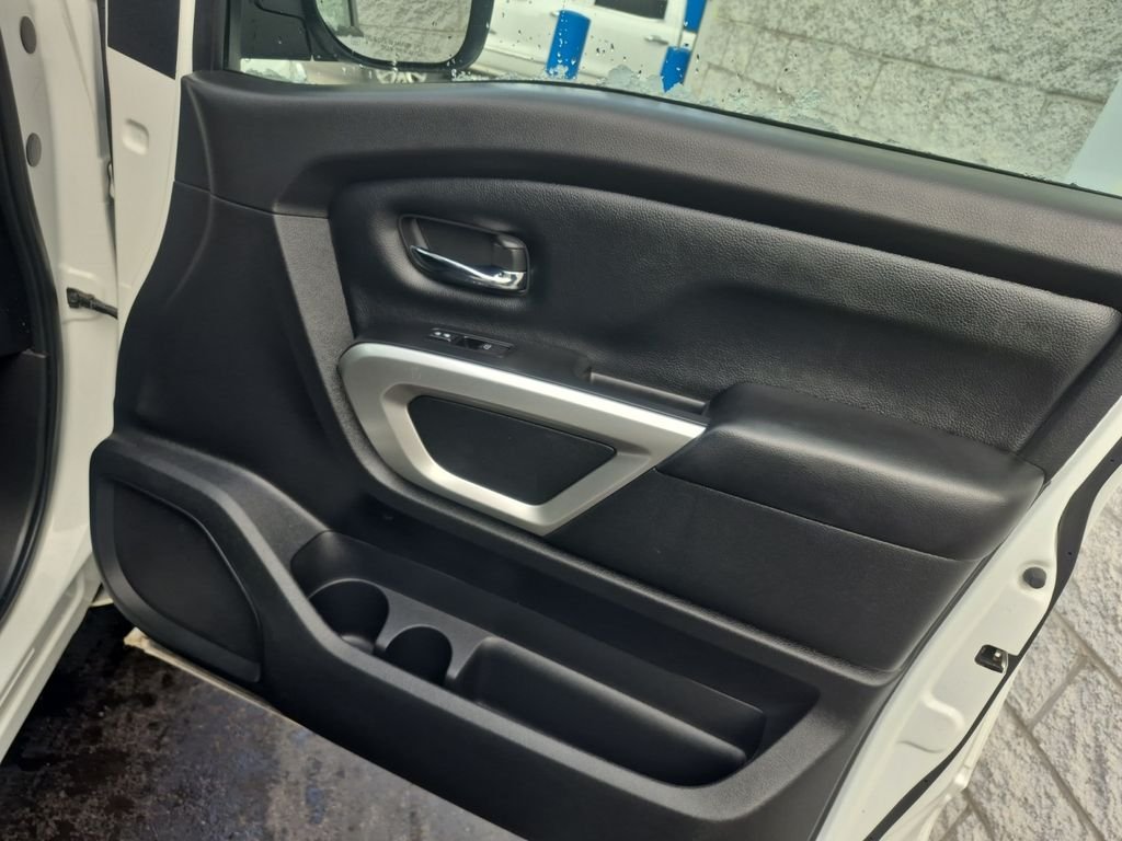 2023 Nissan Titan SV - Photo 21