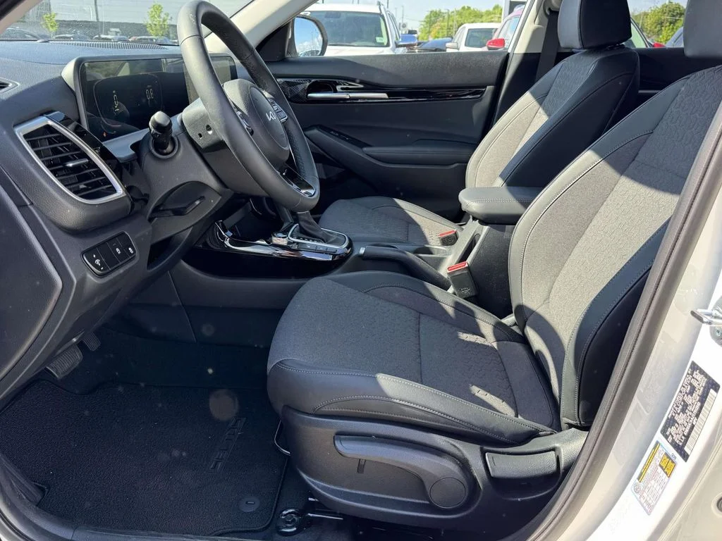 Used 2026 White Kia S image 14