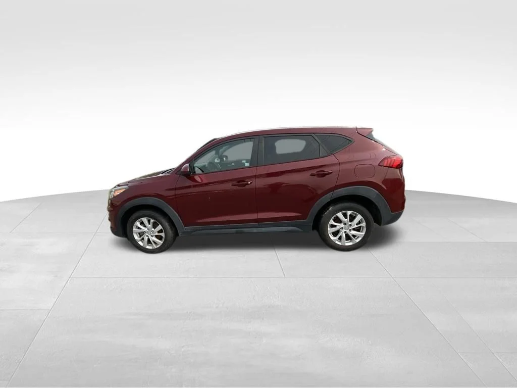 Used 2019 Red Hyundai SE image 9